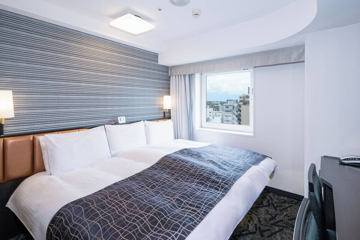 High Floor View Family Twin Room - Non-Smoking | Down duvets, desk, blackout curtains, iron/ironing board (on request)