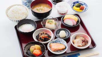 Daily buffet breakfast (JPY 1800 per person)