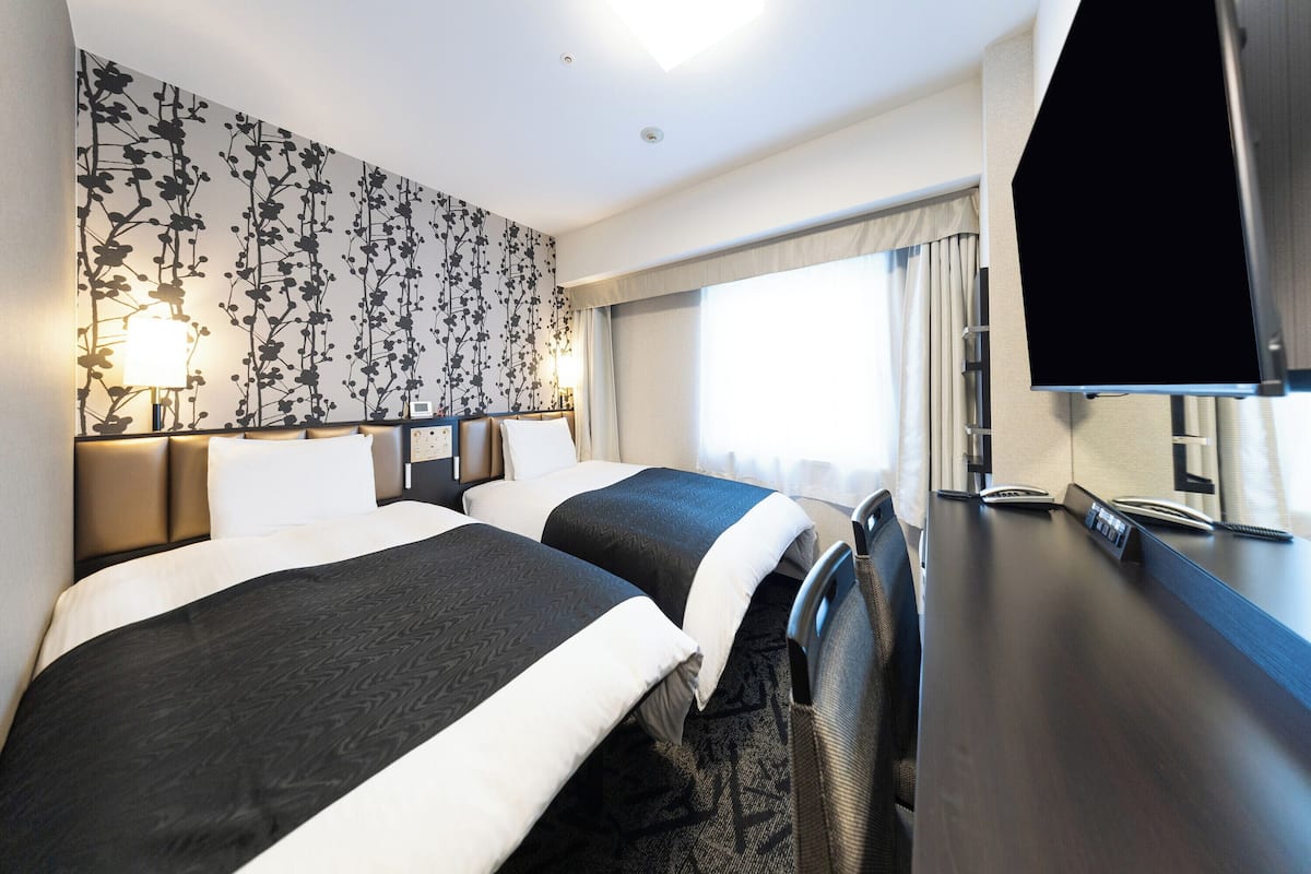 Twin kamer, niet-roken (110cm Bed) | Luxe beddengoed, een bureau, verduisterende gordijnen, gratis wifi