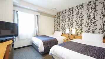 Desk, blackout drapes, free WiFi, bed sheets