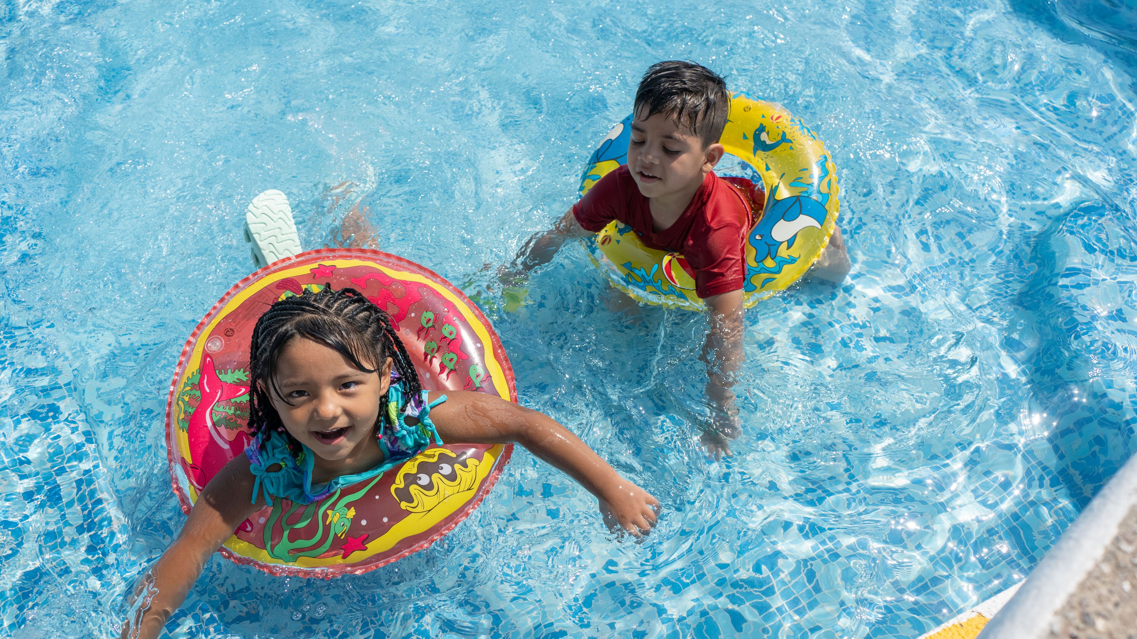 2 outdoor pools, open 9:00 AM to 9:00 PM, sun loungers