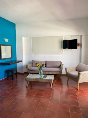 Master Suite 2 recamaras con cocineta y Balcón