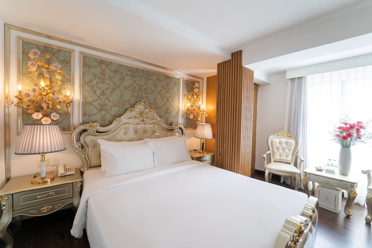 Deluxe Double Room (with Window)