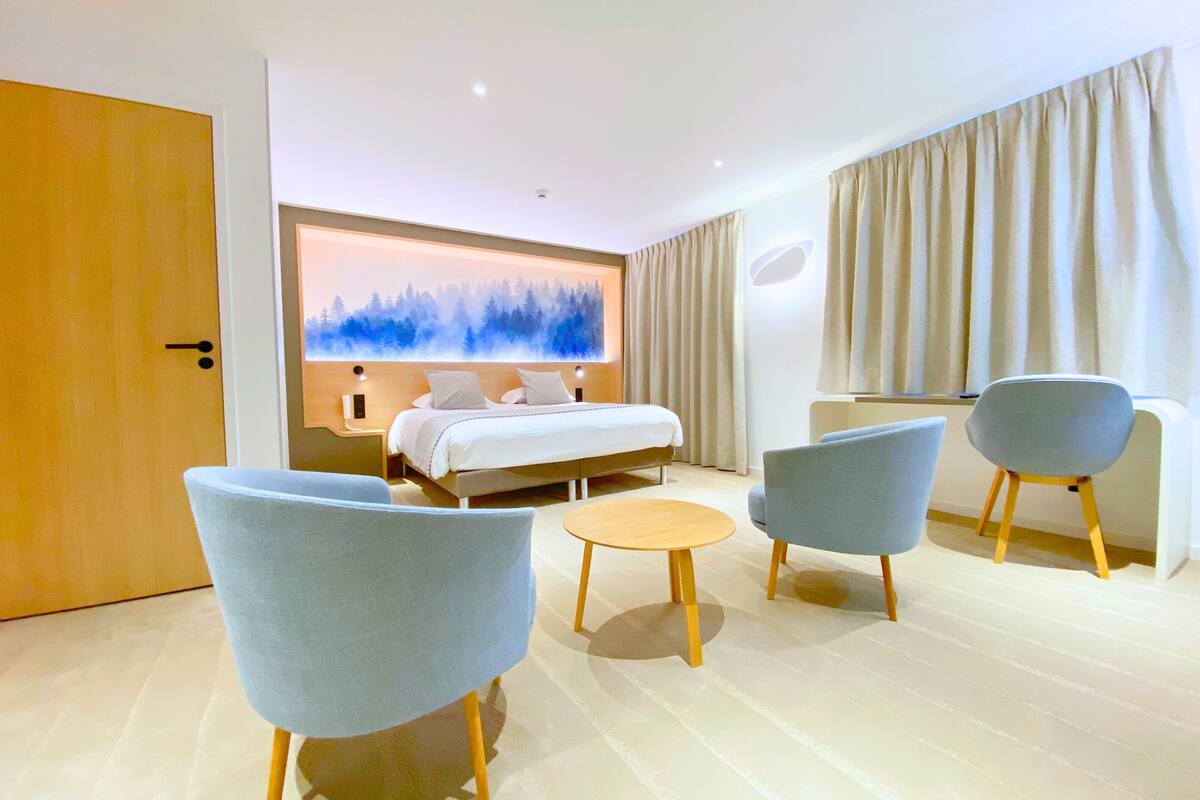 junior suite | premium bedding, desk, blackout curtains, soundproofing