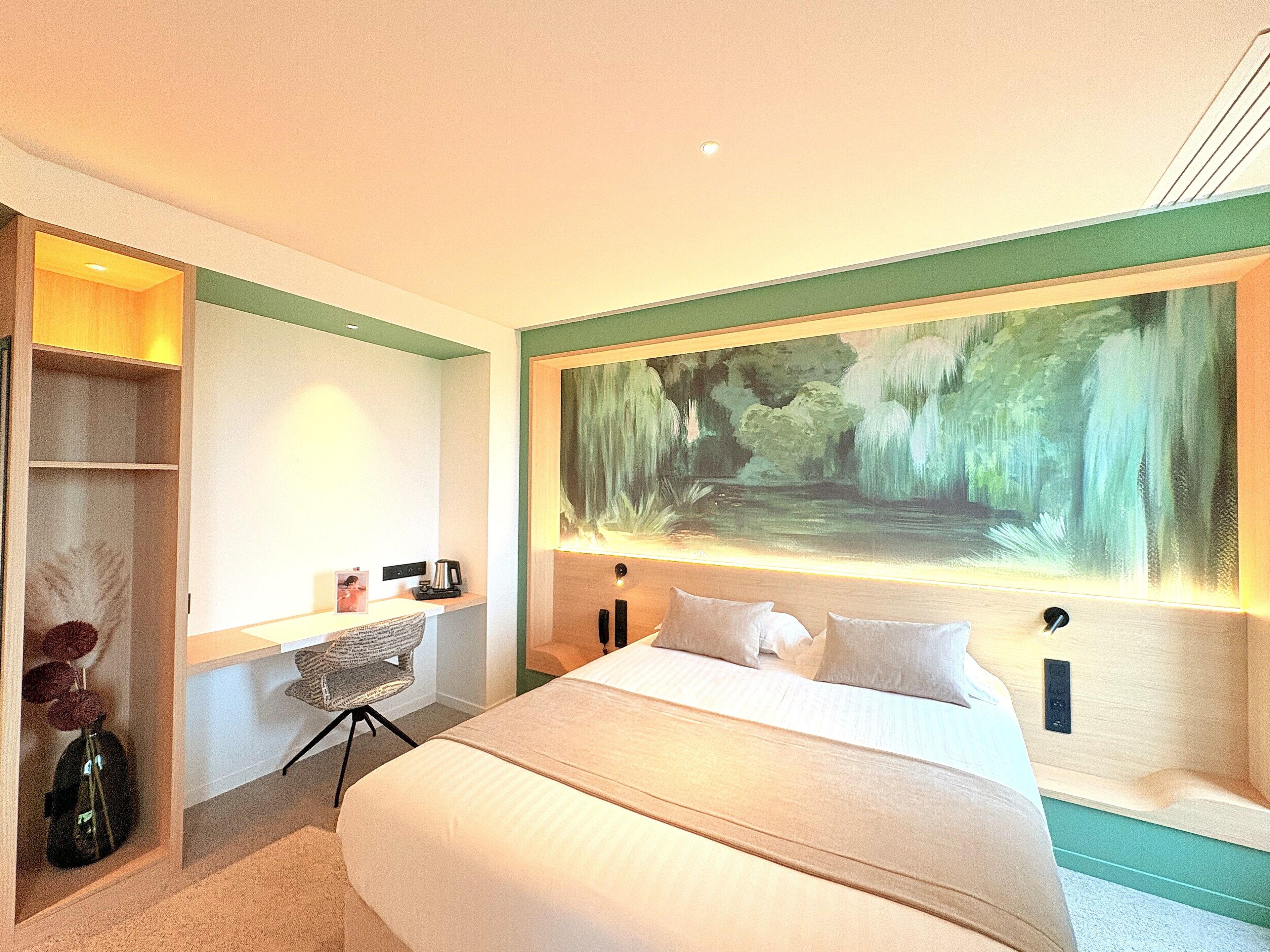 Ropa de cama de alta calidad, escritorio y cortinas blackout 