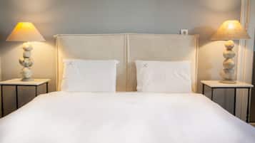 Family Room, Acropolis View | In-room safe, blackout drapes, iron/ironing board, free WiFi