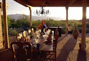 Outdoor dining - Cactus Cove (Tucson)