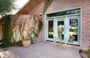 Terrace/patio - Cactus Cove (Tucson)