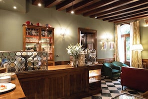 Bar (en el alojamiento)