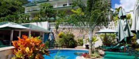 Alberca al aire libre