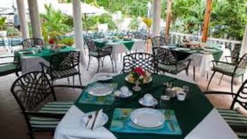 Daily English breakfast (EUR 18 per person)