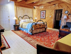 Quarto grand | Roupas de cama antialérgicas, frigobar, individualmente decorados