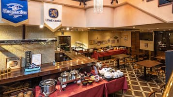 Se sirven desayunos y cocina regional
