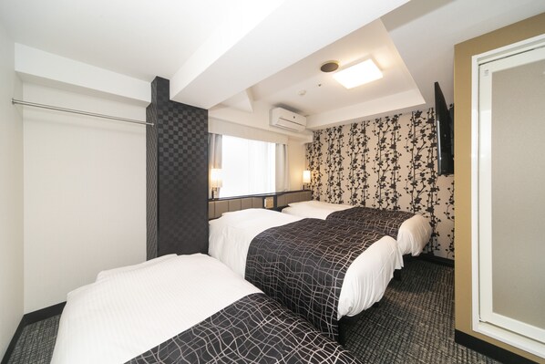 Premium bedding, down comforters, desk, laptop workspace