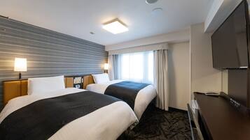 Premium bedding, down duvets, desk, blackout curtains