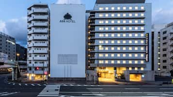 Self parking (JPY 2000 per day)