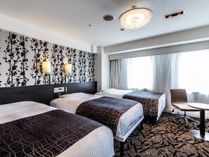 Down duvets, desk, laptop workspace, blackout curtains - APA Hotel Osaka Higobashi Ekimae (All Rooms Non\-Smoking) (Osaka)