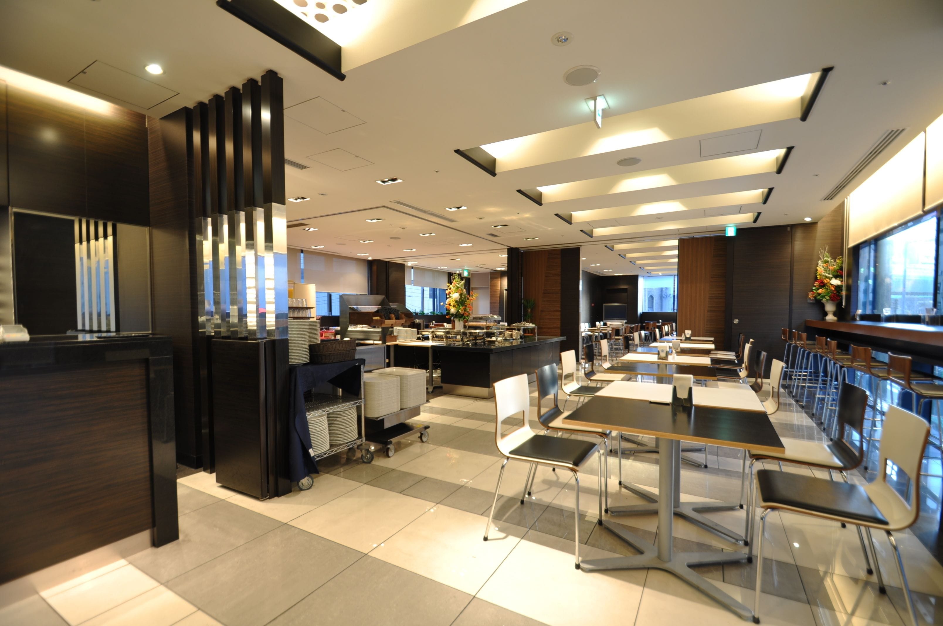 2 restaurants, breakfast, lunch, dinner served; Vietnamese cuisine