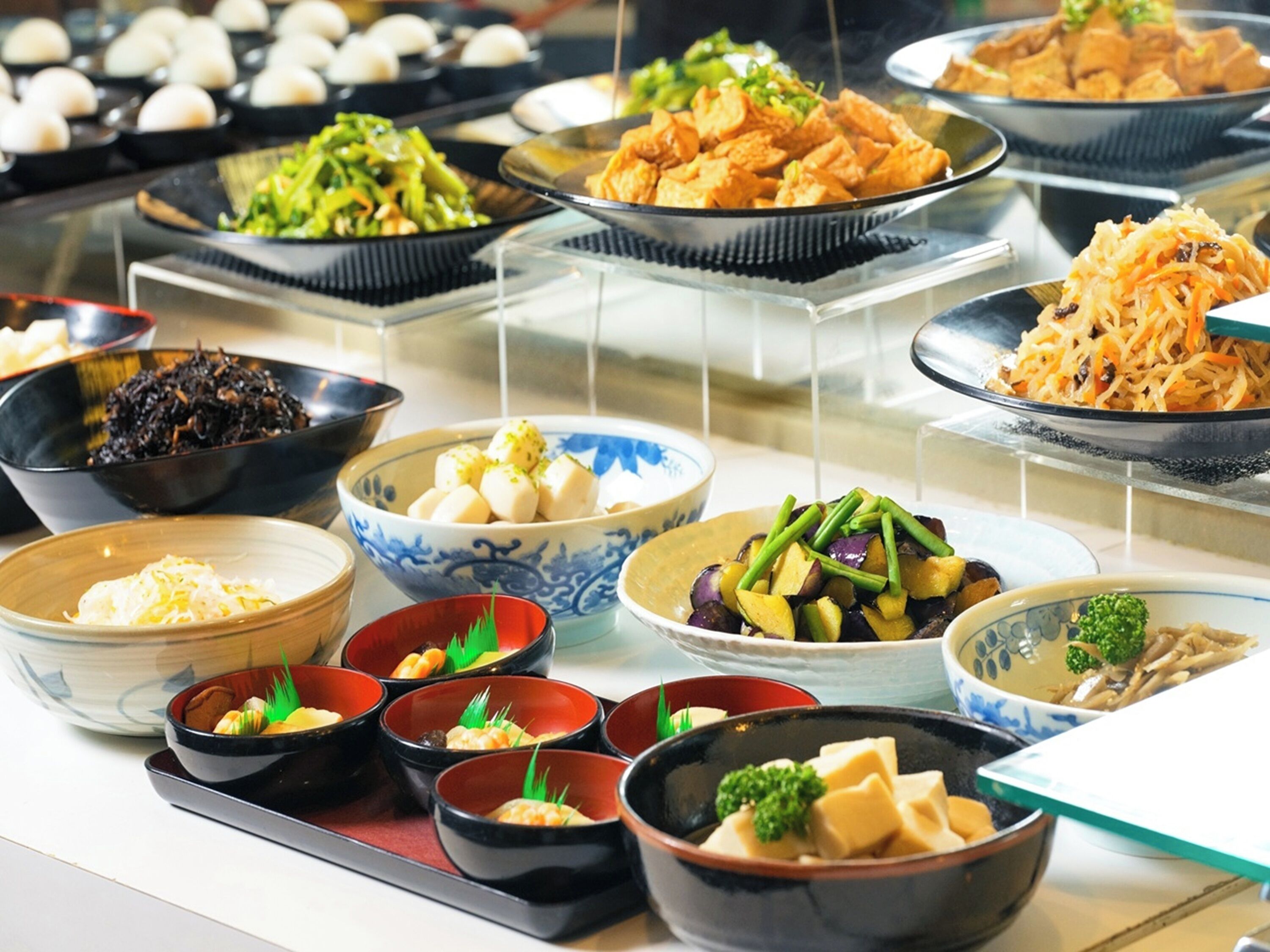daily buffet breakfast (jpy 1900 per person)