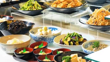 Daily buffet breakfast (JPY 1900 per person)