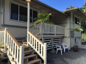 Family House, Private Bathroom, Lagoon View (Aaron's Beach House Priva) | Premium bedding, free WiFi, bed sheets