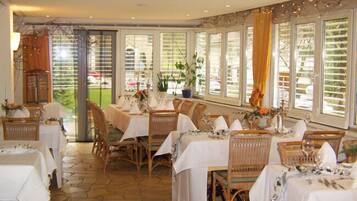 Frühstück und Abendessen