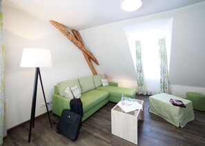 Studio | Living area