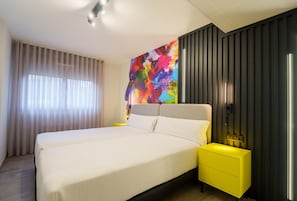 Premium Apartment, 2 Bedrooms | 1 bedroom, soundproofing, iron/ironing board, free WiFi
