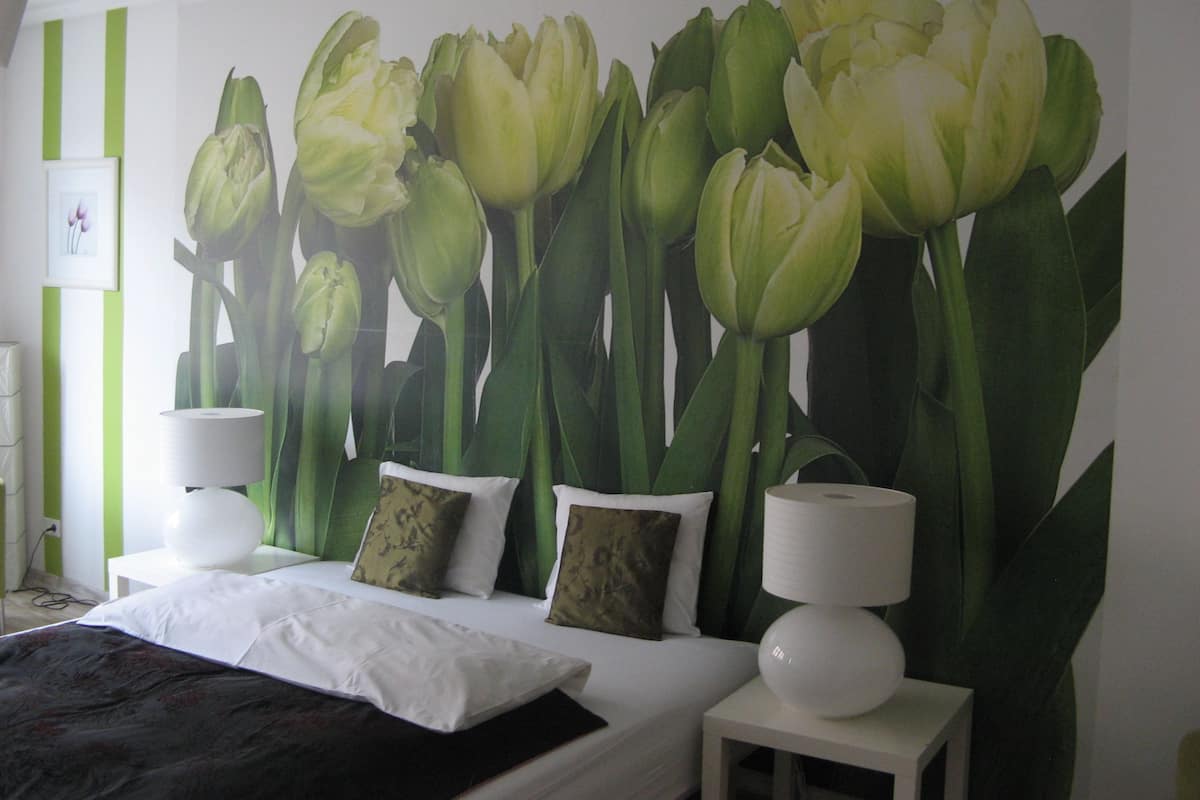 Room (Tulip Fever) | Individually decorated, desk, iron/ironing board, free WiFi