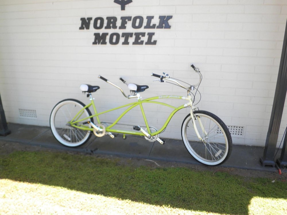 NORFOLK MOTOR INN by null