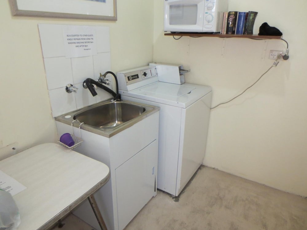 NORFOLK MOTOR INN by null