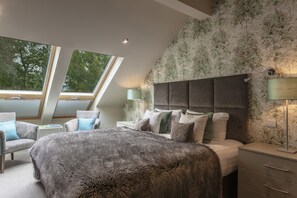 Habitación ejecutiva doble | Ropa de cama de alta calidad, caja fuerte, tabla de planchar con plancha