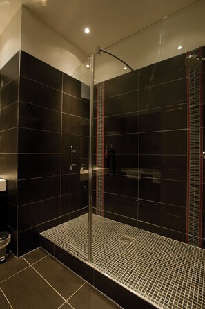 Suite | Bathroom | Hair dryer, towels - Orsett Hall Hotel (Grays)