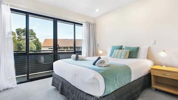Superior Apartment, 2 Bedrooms, 2 Bathrooms | Cribs/infant beds, free WiFi, bed sheets