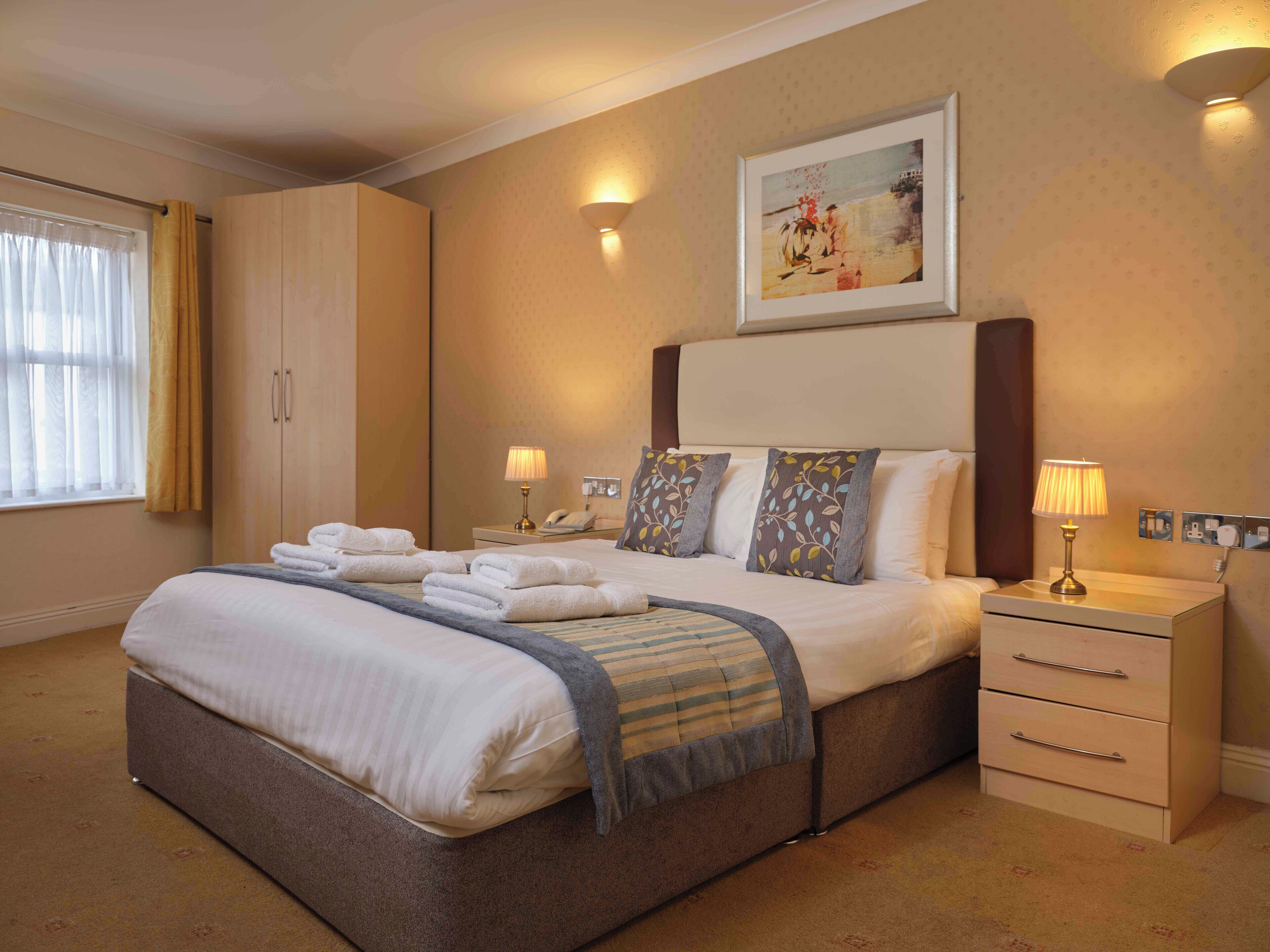 double room, courtyard area | desk, iron/ironing board, free wifi, bed sheets