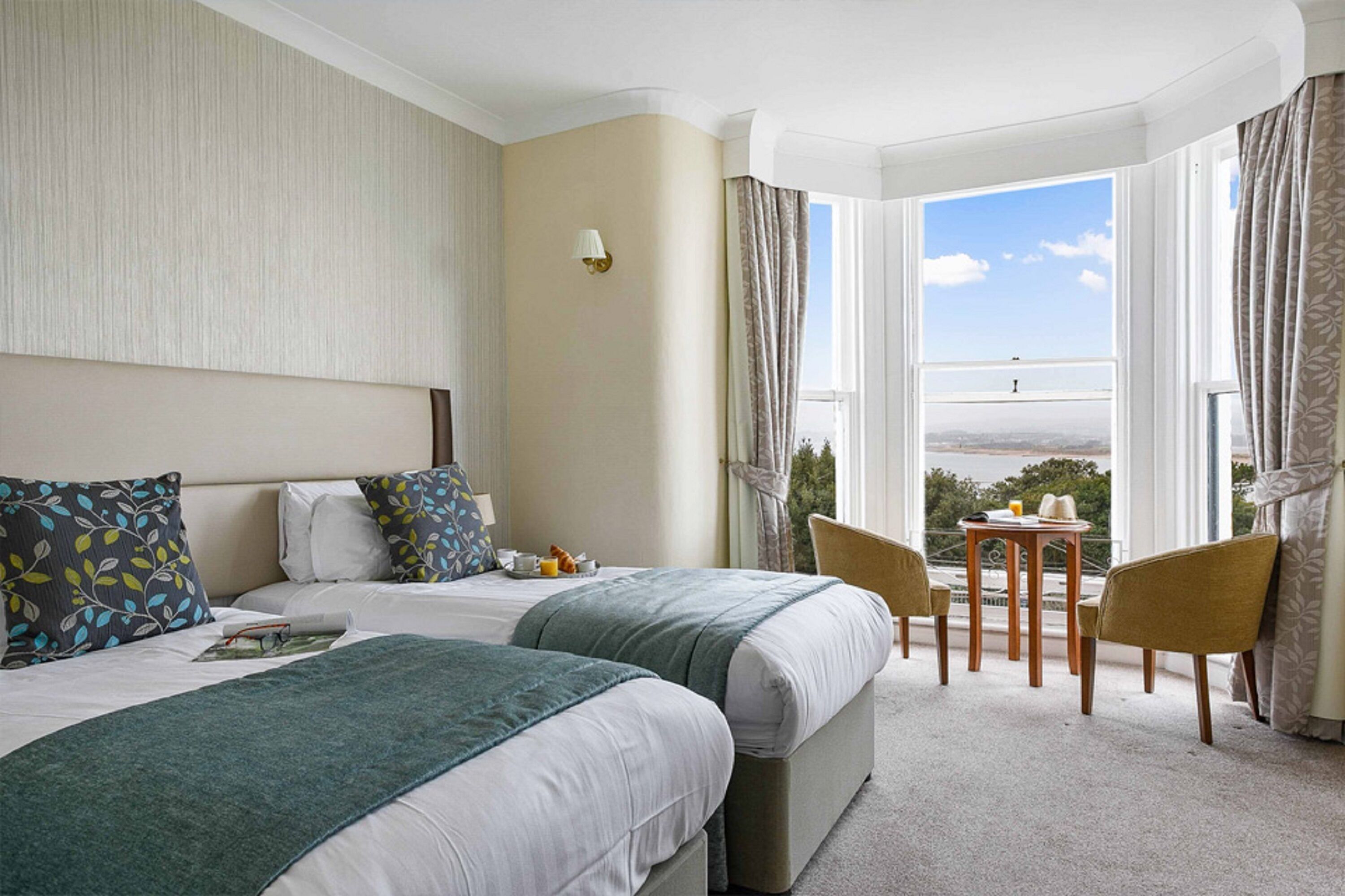 twin room, sea view | desk, iron/ironing board, free wifi, bed sheets