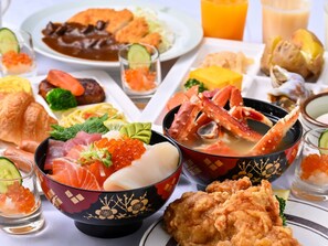 Daily buffet breakfast (JPY 2000 per person)
