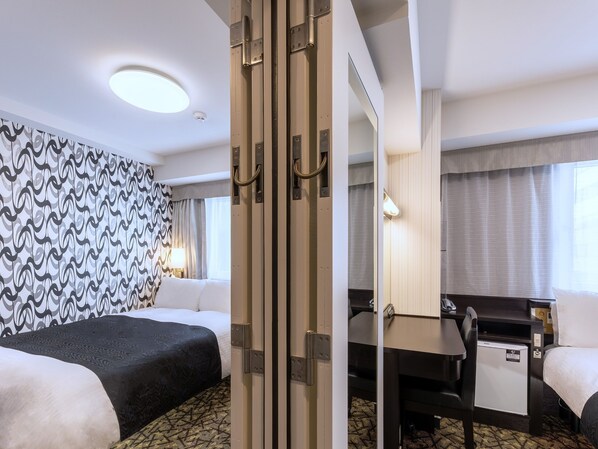 Combined shower/tub, free toiletries, hair dryer, slippers - APA Hotel Sapporo Odori Ekimae Nishi (Sapporo)