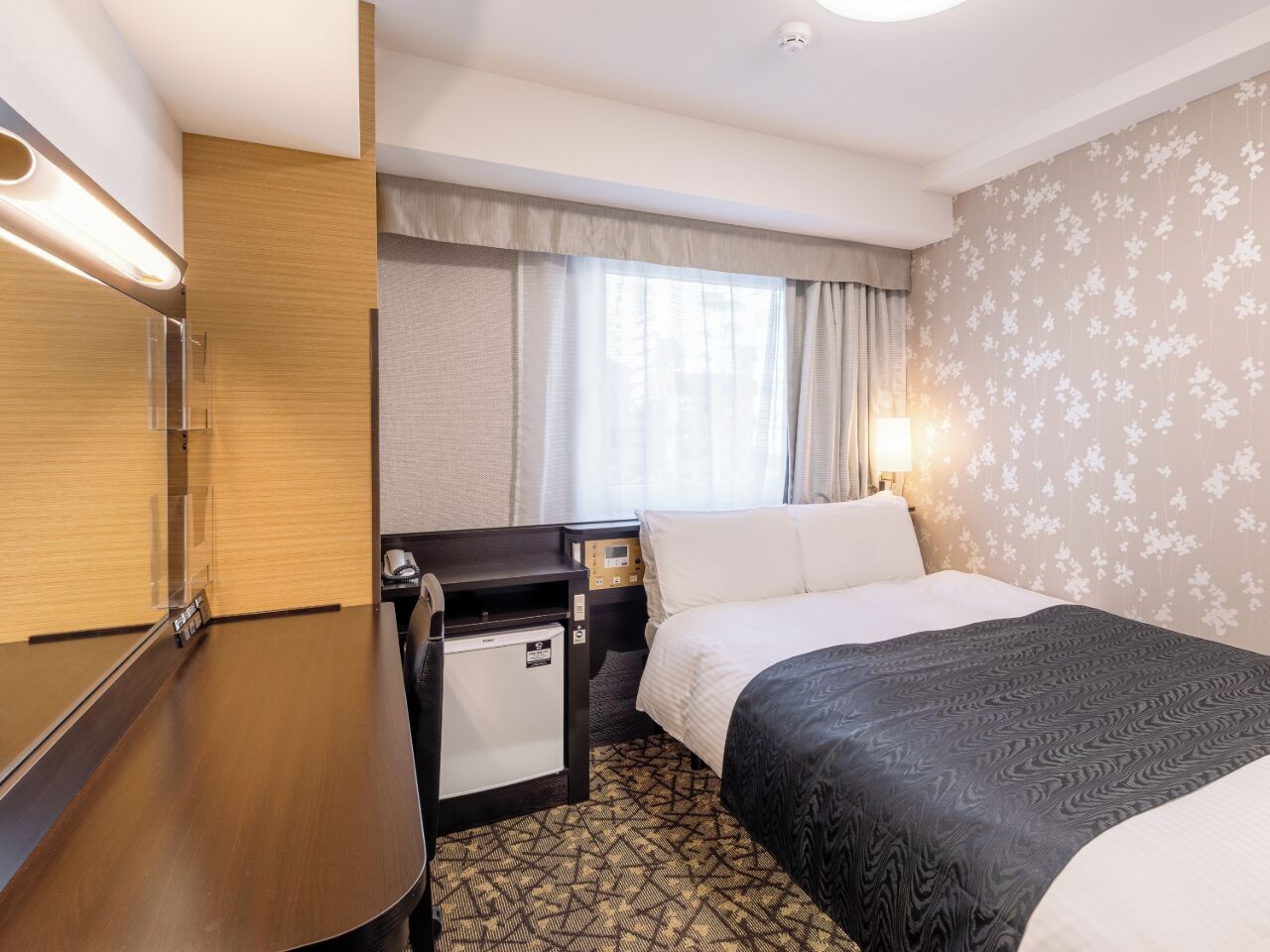 Habitación estándar doble, 1 habitación, no fumadores | Edredones de plumas, escritorio, cortinas opacas y wifi gratis