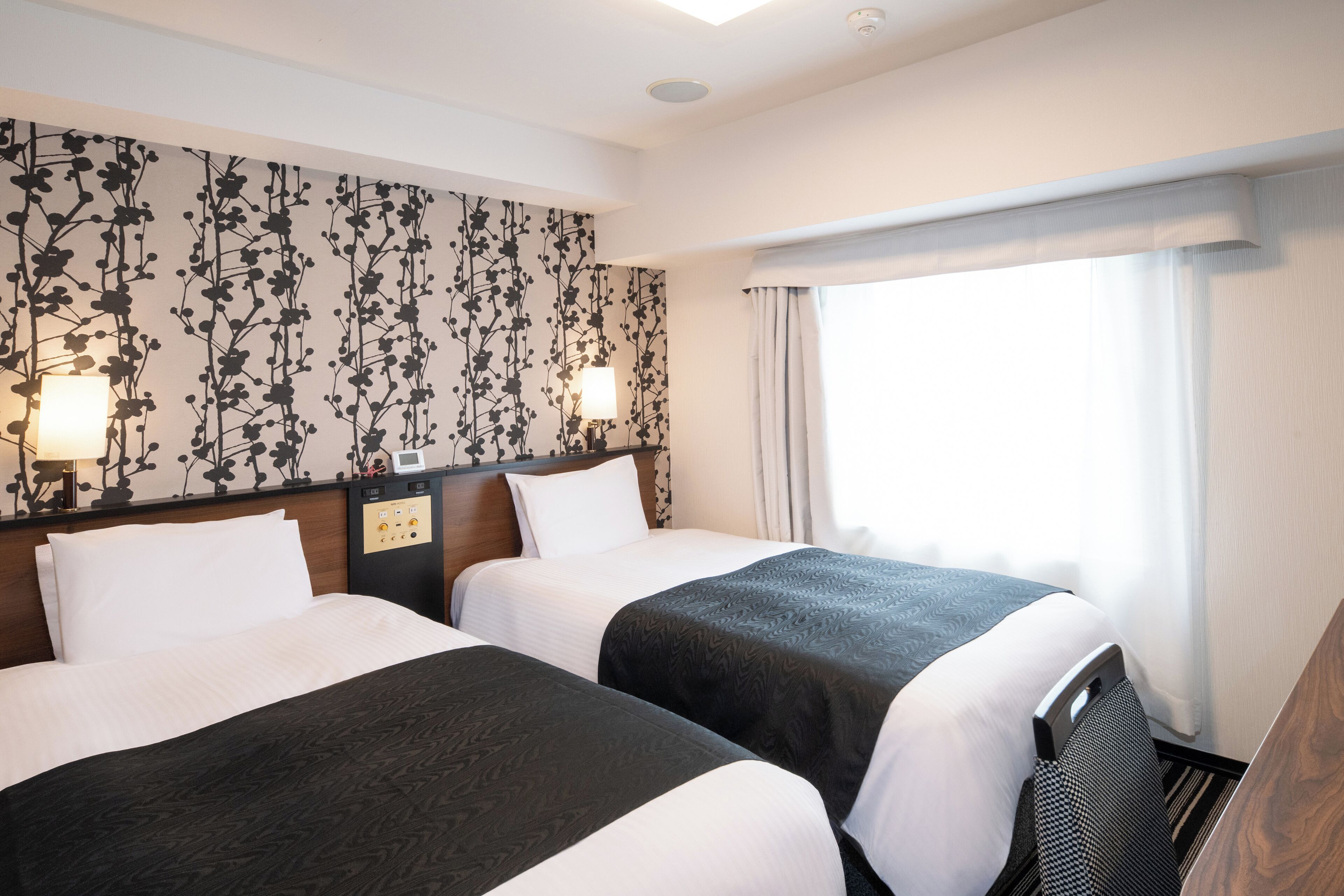 Twin Room, Non Smoking | Premium bedding, down comforters, desk, blackout drapes