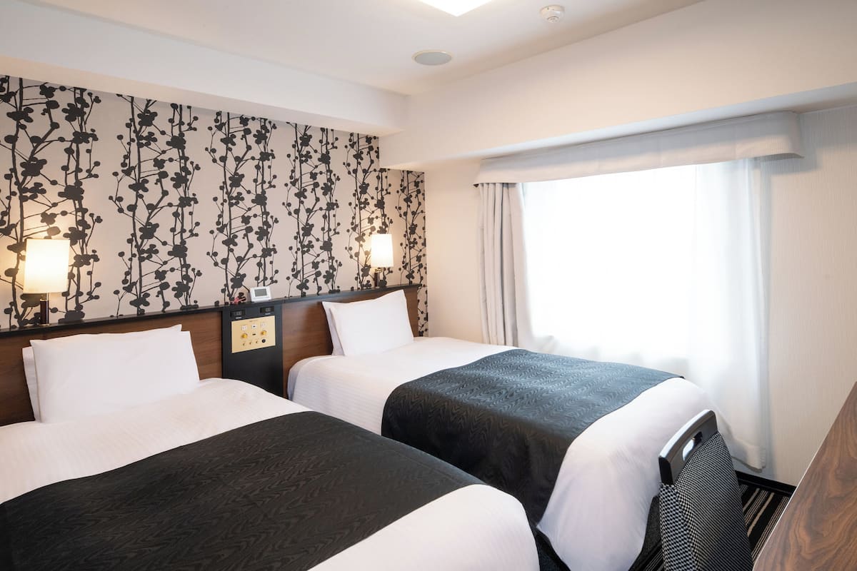 Twin Room, Non Smoking | Premium bedding, down comforters, desk, blackout drapes