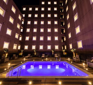 季節限定屋外プール