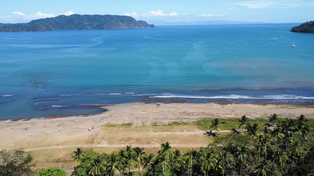 Tambor Tropical Beach Resort by null