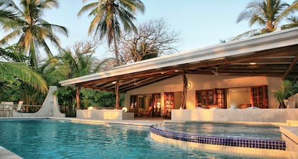 Hotel Tropico Latino