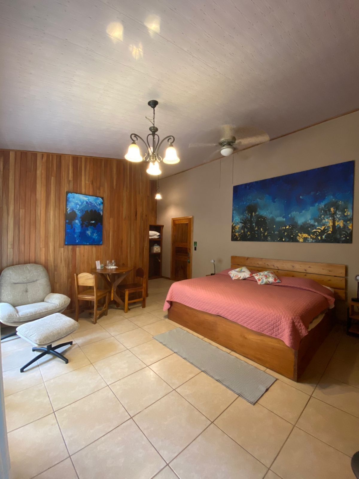 Junior Room, 1 Bedroom, Mountain View, Tower | Premium bedding, down comforters, Tempur-Pedic beds, in-room safe