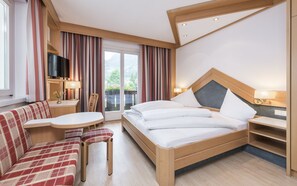 이코노미 더블룸 (Aurinum) | 미니바, 객실 내 금고, 암막 커튼, 유아용 침대