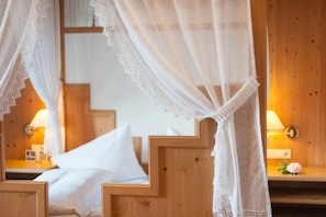 Minibar, in-room safe, blackout curtains, cots/infant beds - Ferien- & Wellnesshotel Windschar (Gais)