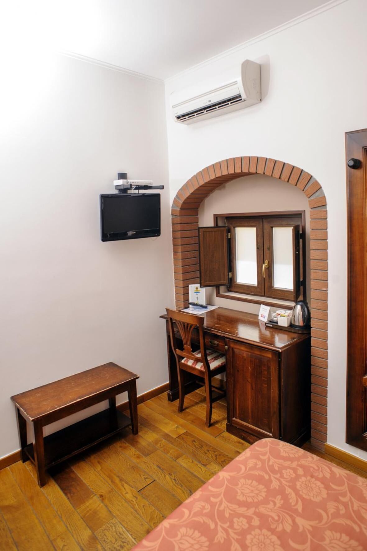 minibar, in-room safe, desk, blackout curtains