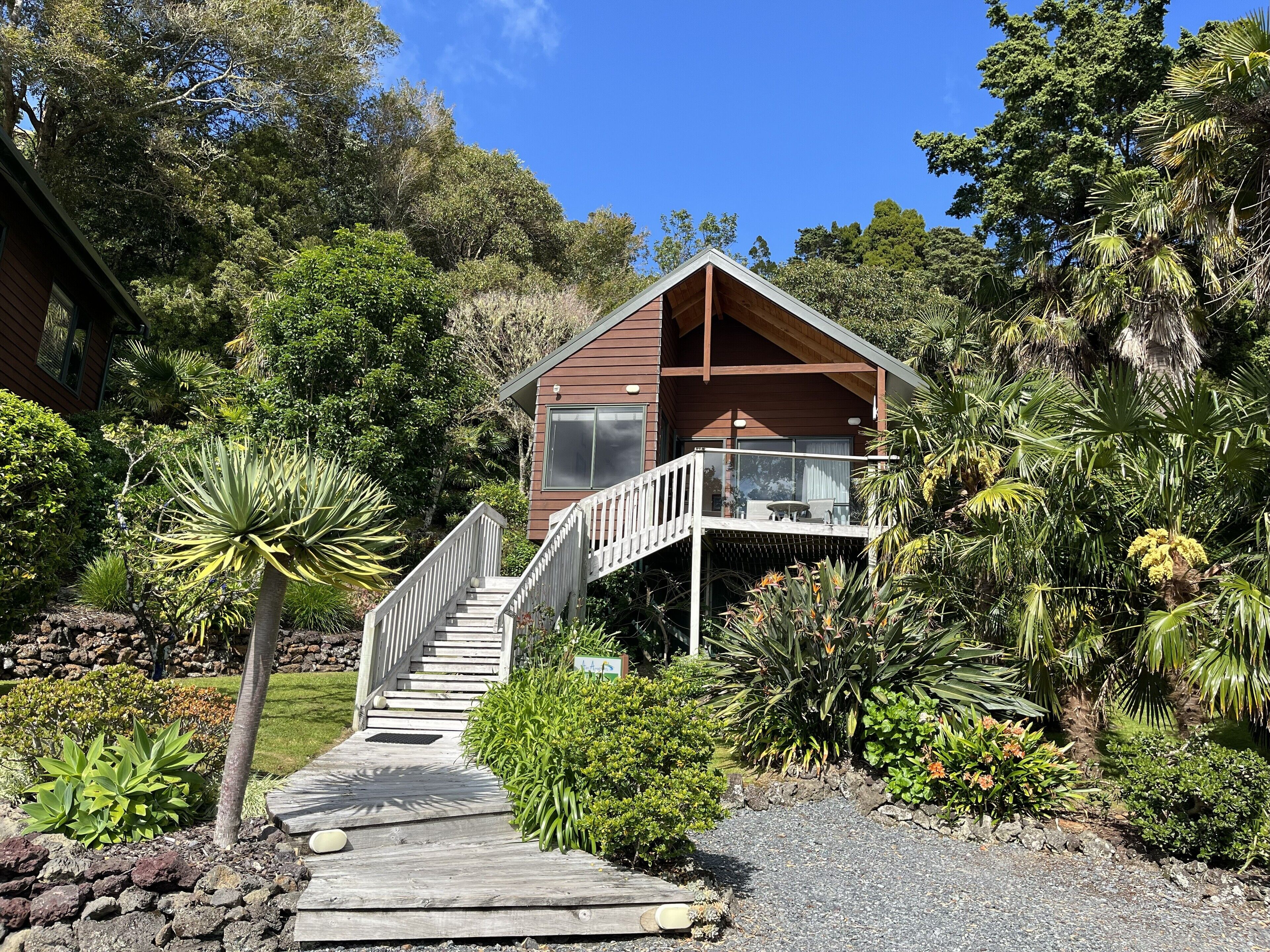 The Palms- King Studio with Spa Bath | Pillow-top beds, in-room safe, individually decorated