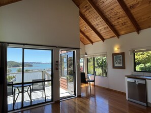 Estudio Deluxe, 1 cama de matrimonio grande, bañera de hidromasaje | Vistas desde la habitación